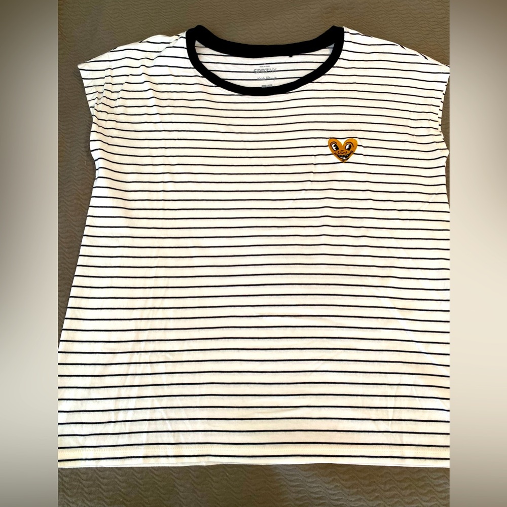 Uniqlo White & Black Striped Short Sleeve Tee with Yellow Heart Patch